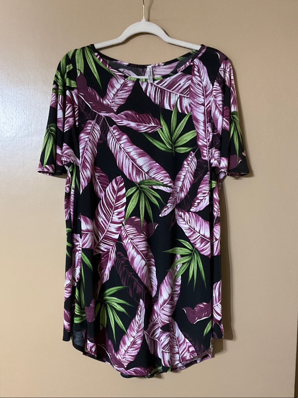 American Curvy Tropical Leaf Tunic Top